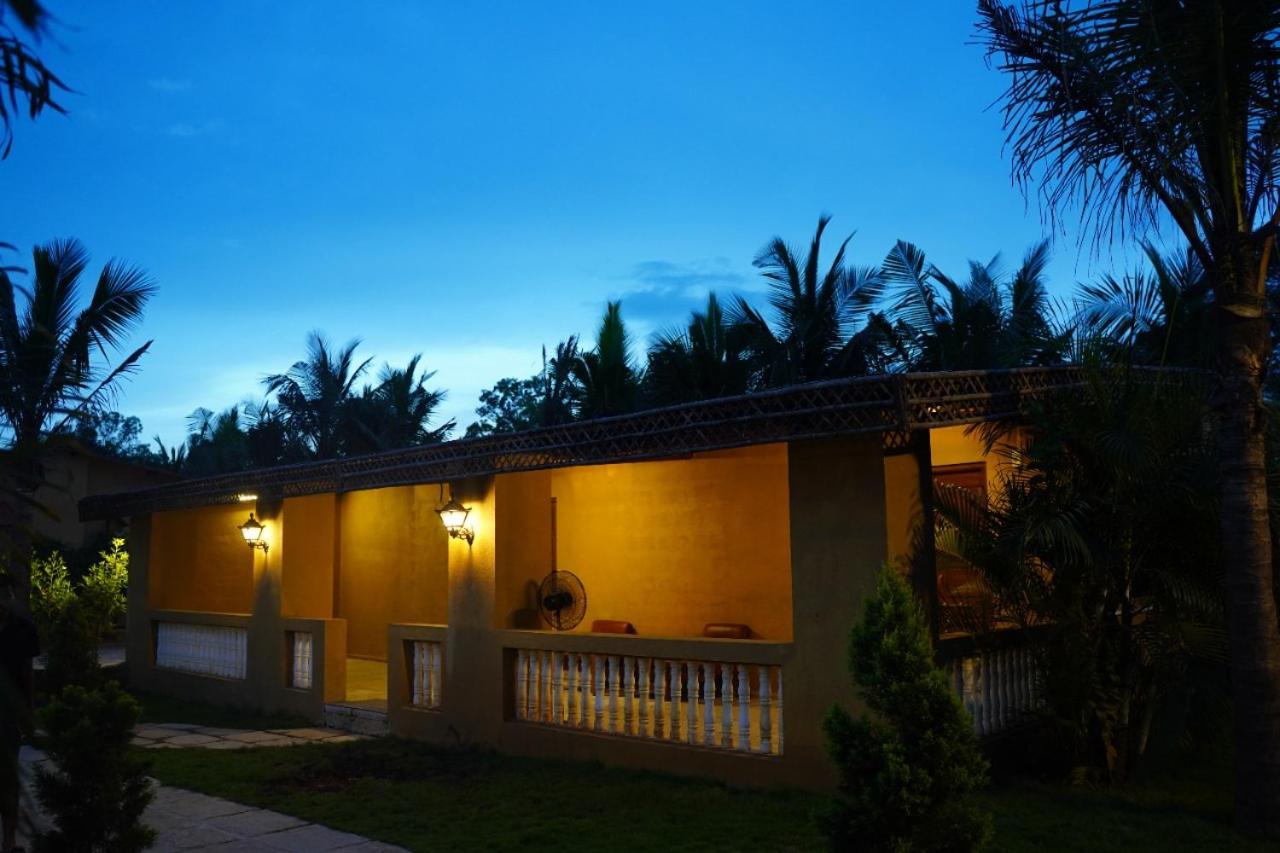 Vita Farms Titwala Bagian luar foto